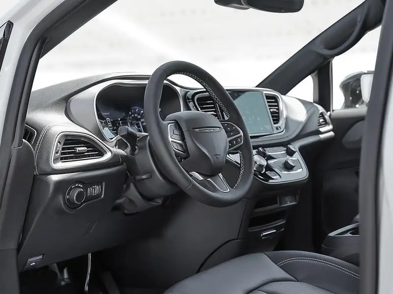 2027 Chrysler Pacifica Select, bílá, dovoz Kanada — foto 12 z 12