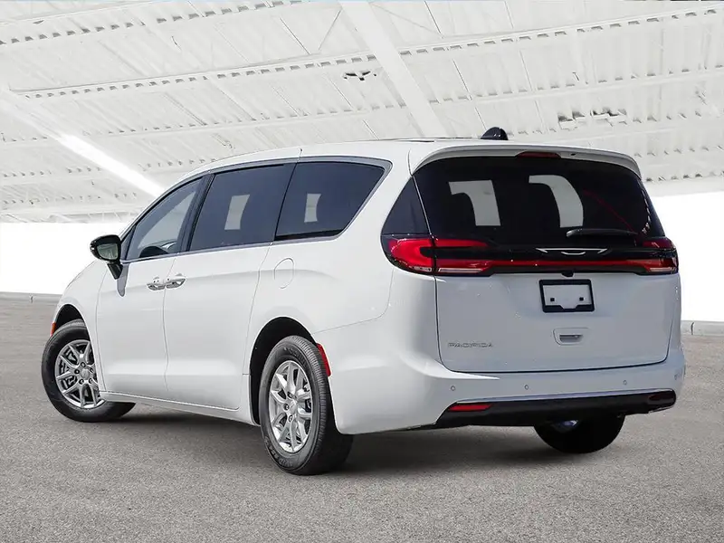 2027 Chrysler Pacifica Select, bílá, dovoz Kanada — foto 4 z 12