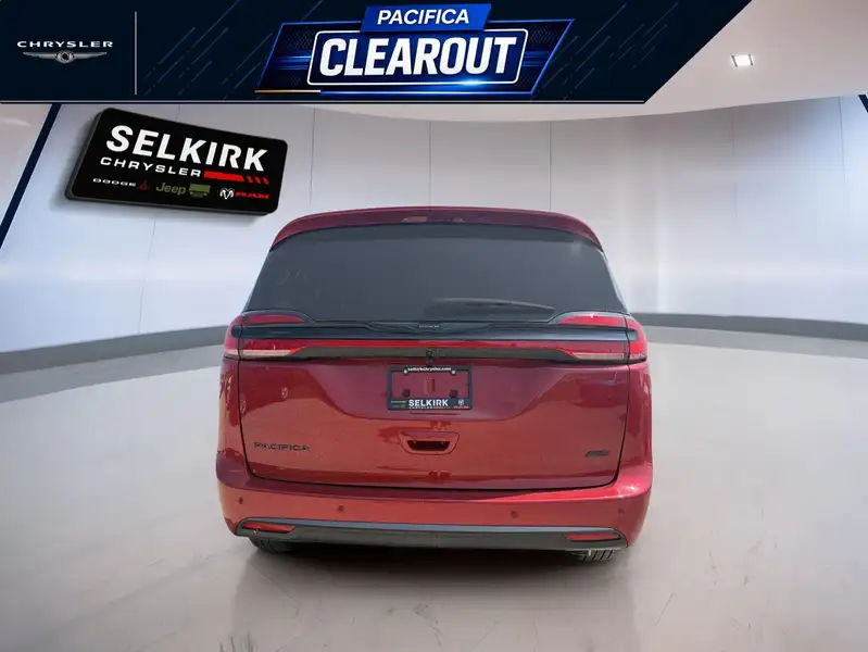 2026 Chrysler Pacifica Select, červená, 18 km, dovoz Kanada — foto 5 z 12