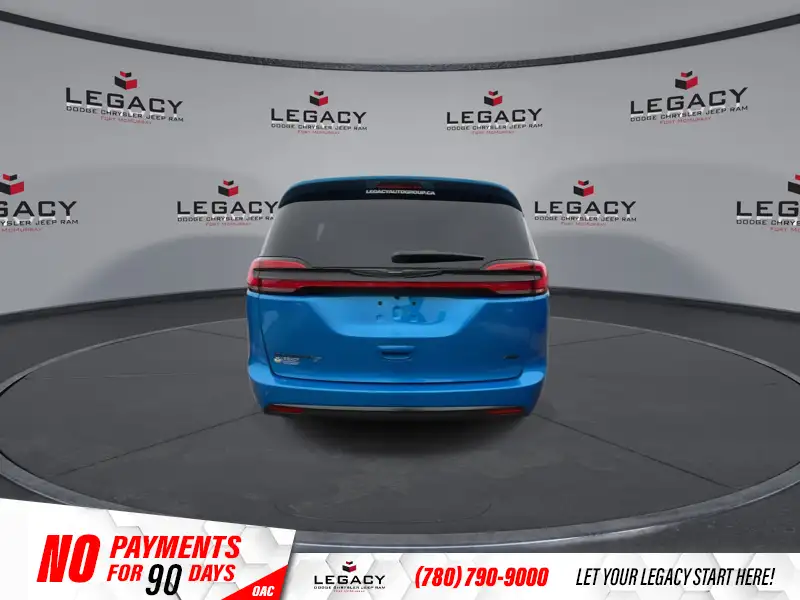 2026 Chrysler Pacifica Select AWD, modrá, dovoz Kanada — foto 8 z 12