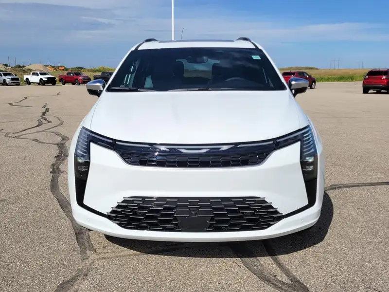 2027 Chrysler Pacifica Pinnacle, bílá, 8 km, dovoz Kanada — foto 2 z 12