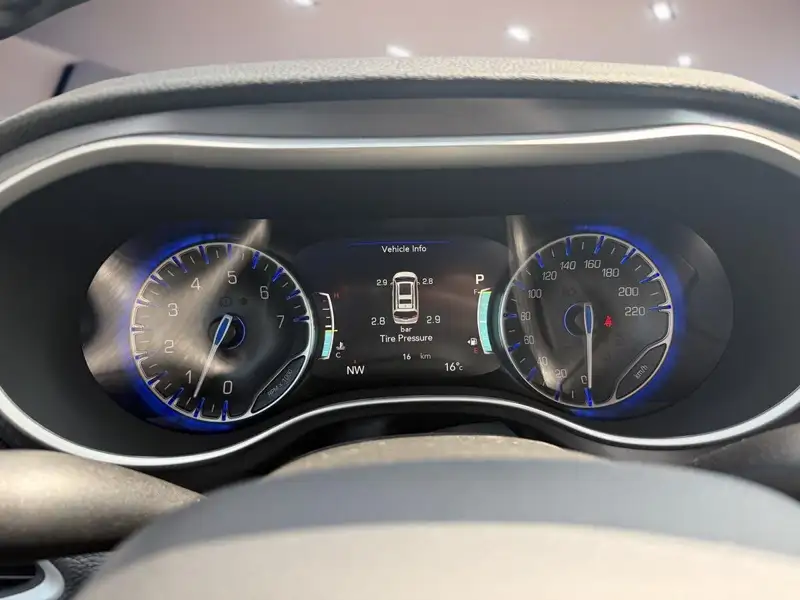 2026 Chrysler Pacifica Select, červená, 15 km, dovoz Kanada — foto 12 z 12