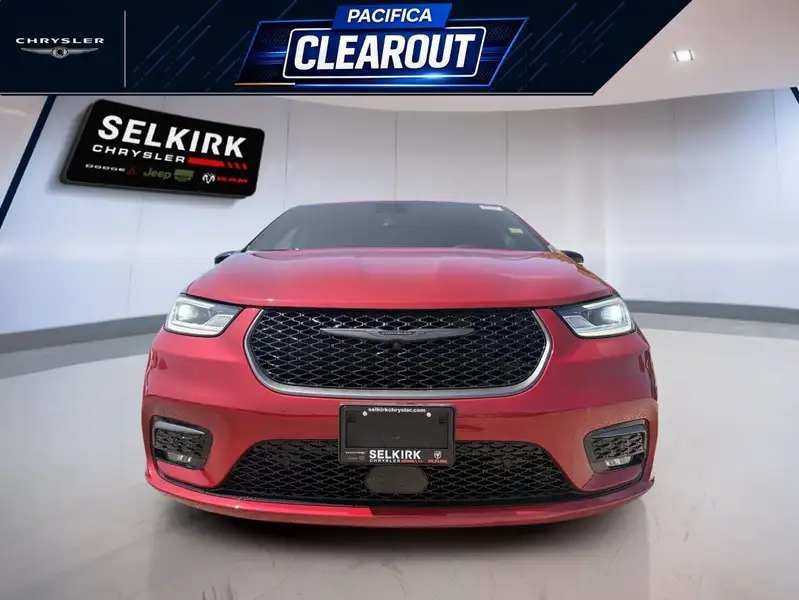 2026 Chrysler Pacifica Select, červená, 15 km, dovoz Kanada — foto 2 z 12
