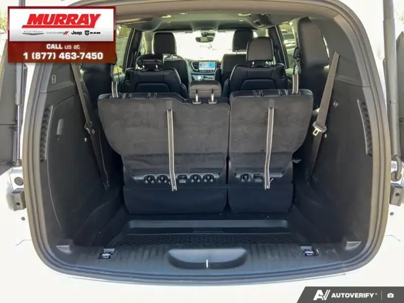2026 Chrysler Pacifica Select, bílá, 10 km, dovoz Kanada — foto 12 z 12