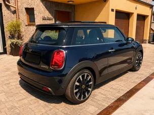 2023 MINI Cooper E, 20 009 km, Slovensko — foto 3 z 5