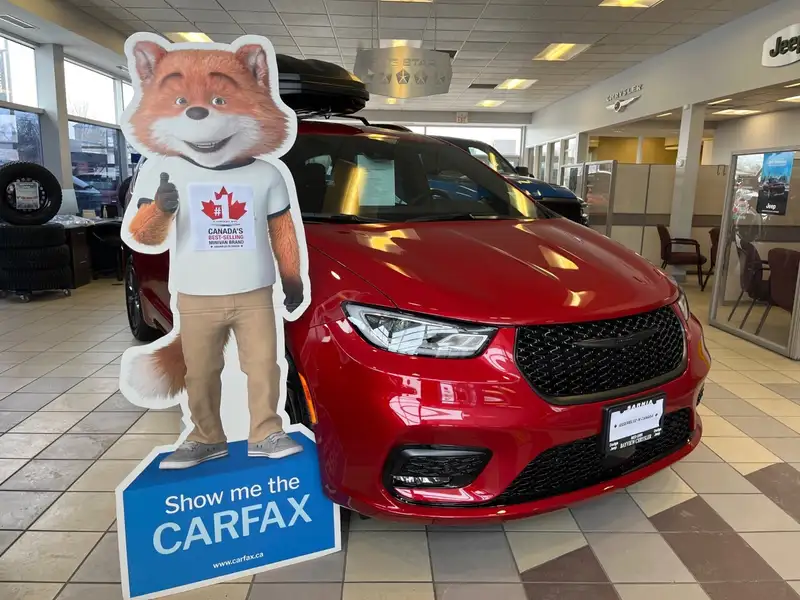 2026 Chrysler Pacifica Select, červená, 101 km, dovoz Kanada — foto 6 z 12