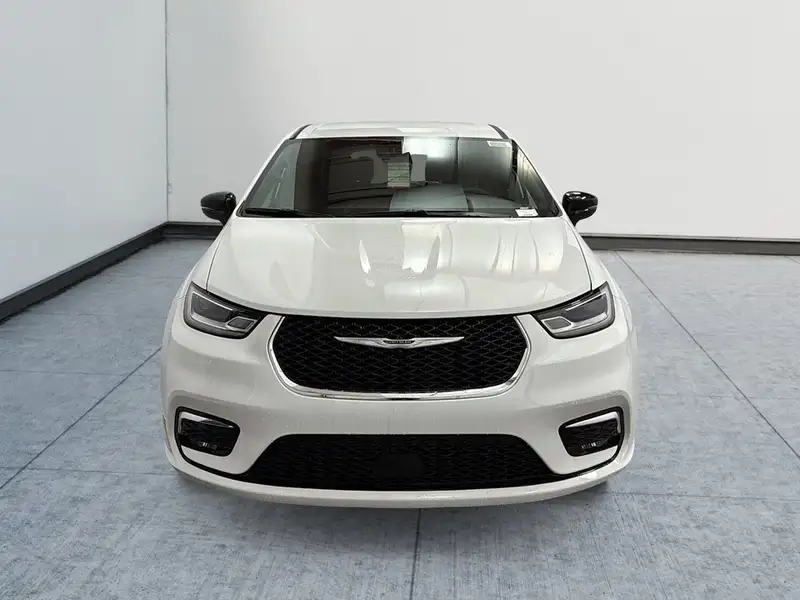 2026 Chrysler Pacifica select TI, bílá, 10 km, dovoz Kanada — foto 2 z 12