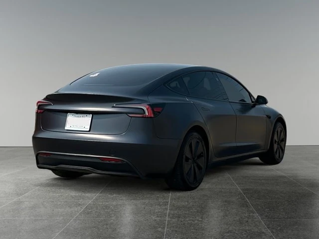 2024 Tesla Model 3, šedá, 62 804 km, dovoz Kanada — foto 7 z 17