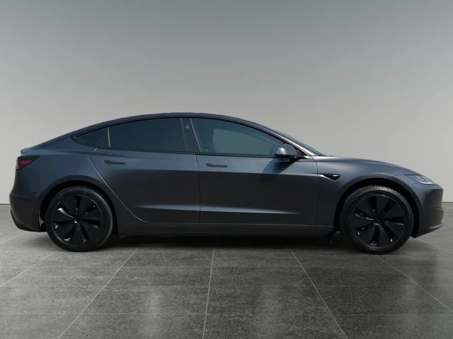 2024 Tesla Model 3, šedá, 62 804 km, dovoz Kanada — foto 8 z 17