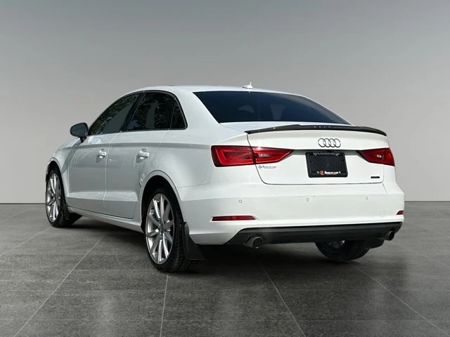 2016 Audi A3 2.0T Progressiv, bílá, 173 589 km, dovoz Kanada — foto 4 z 17