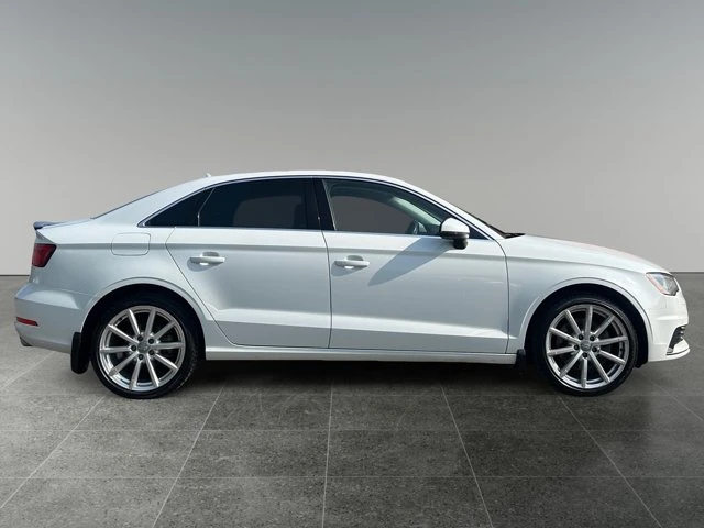 2016 Audi A3 2.0T Progressiv, bílá, 173 589 km, dovoz Kanada — foto 8 z 17