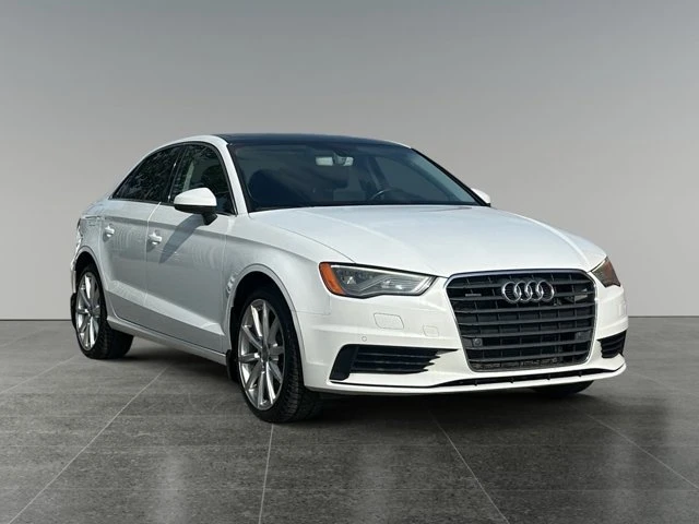2016 Audi A3 2.0T Progressiv, bílá, 173 589 km, dovoz Kanada — foto 9 z 17