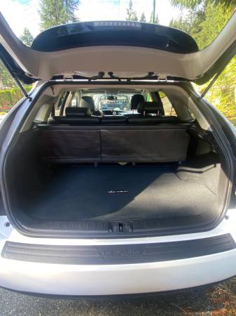 2010 Lexus, dovoz Kanada — foto 6 z 12