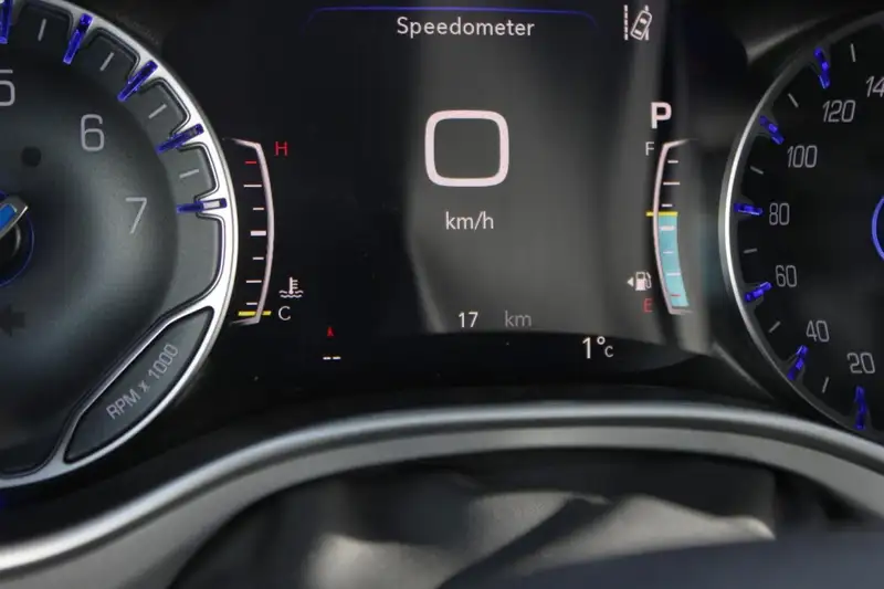 2026 Chrysler Pacifica SELECT, bílá, 0 km, dovoz Kanada — foto 12 z 12