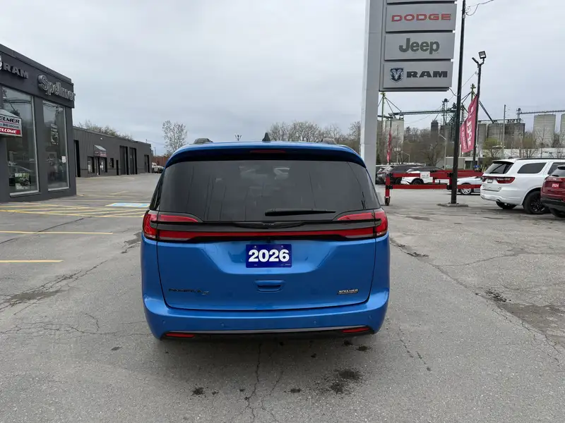 2026 Chrysler Pacifica Select S Appearance Package, modrá, 27 km, dovoz Kanada — foto 4 z 12