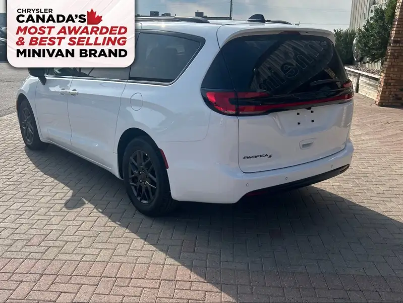 2027 Chrysler Pacifica Select, bílá, 35 km, dovoz Kanada — foto 3 z 12