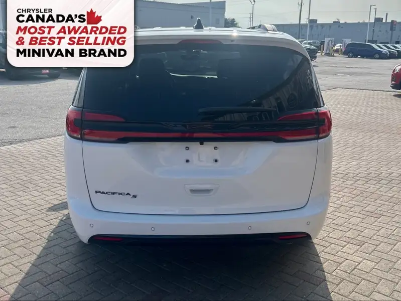 2027 Chrysler Pacifica Select, bílá, 35 km, dovoz Kanada — foto 4 z 12
