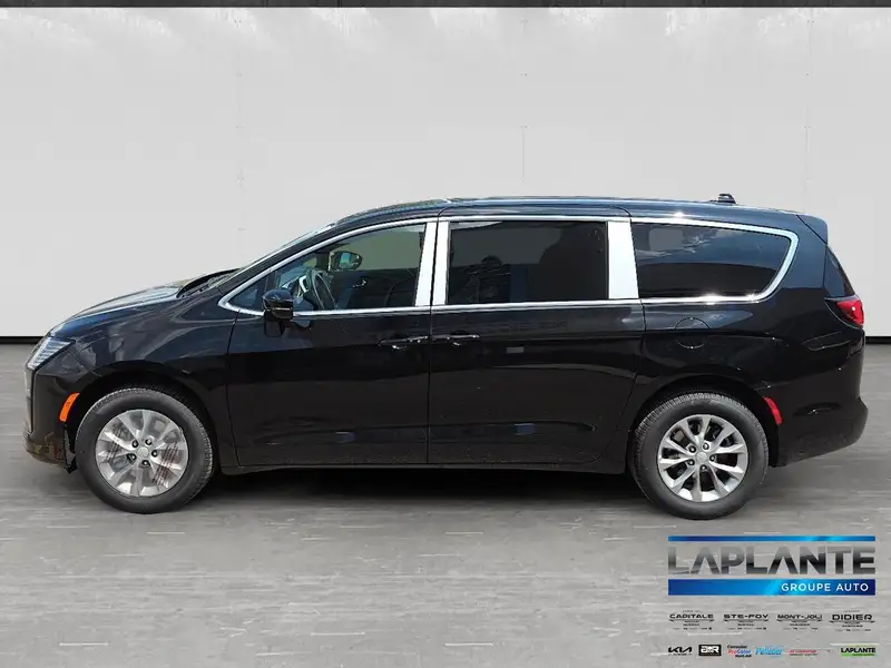 2027 Chrysler Pacifica Select AWD, černá, 10 km, dovoz Kanada — foto 5 z 12