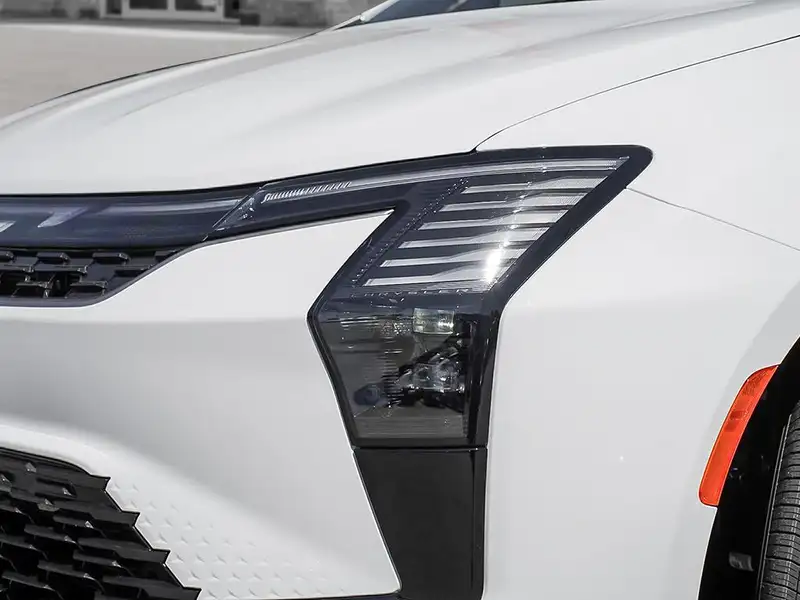 2027 Chrysler Pacifica Select, bílá, dovoz Kanada — foto 10 z 12