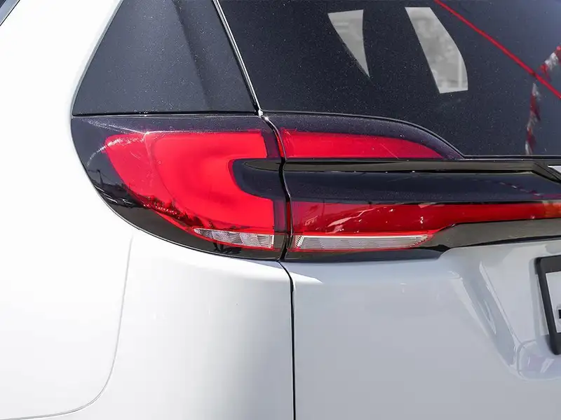 2027 Chrysler Pacifica Select, bílá, dovoz Kanada — foto 11 z 12