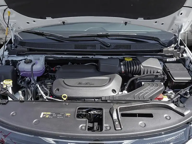 2027 Chrysler Pacifica Select, bílá, dovoz Kanada — foto 6 z 12