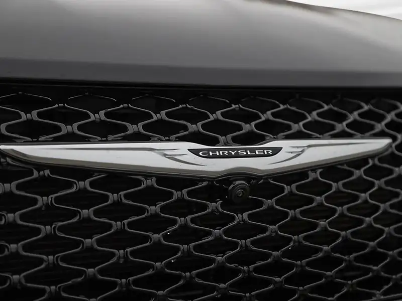 2026 Chrysler Pacifica SELECT, černá, 0 km, dovoz Kanada — foto 9 z 12