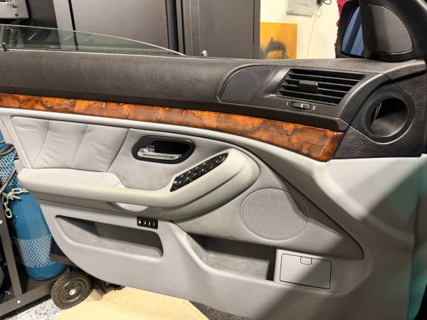 2000 BMW, modrá, dovoz Kanada — foto 10 z 12
