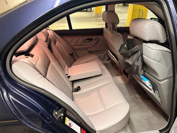 2000 BMW, modrá, dovoz Kanada — foto 6 z 12
