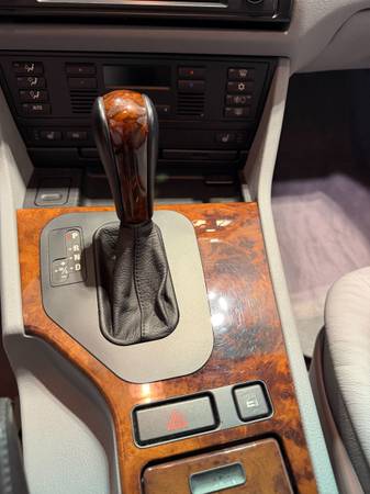2000 BMW, modrá, dovoz Kanada — foto 8 z 12