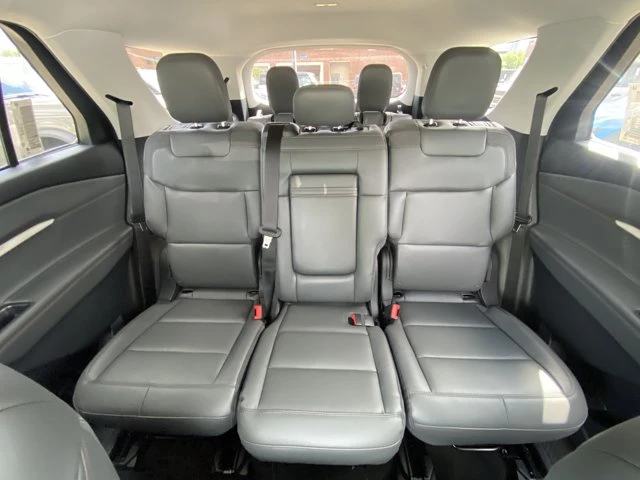 2026 Ford Explorer Active, šedá, 4 km, dovoz Kanada — foto 16 z 20