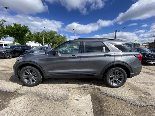 2026 Ford Explorer Active, šedá, 4 km, dovoz Kanada — foto 4 z 20