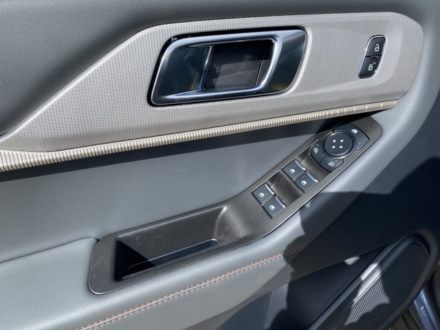 2026 Ford Explorer Active, šedá, 4 km, dovoz Kanada — foto 5 z 20
