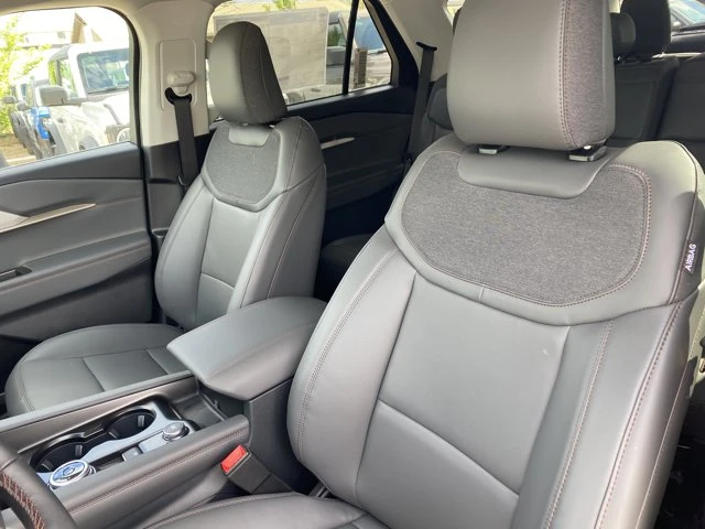 2026 Ford Explorer Active, šedá, 4 km, dovoz Kanada — foto 7 z 20