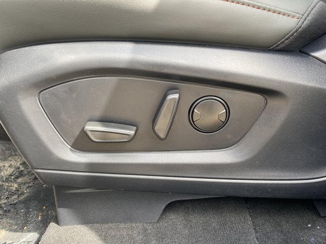 2026 Ford Explorer Active, šedá, 4 km, dovoz Kanada — foto 8 z 20