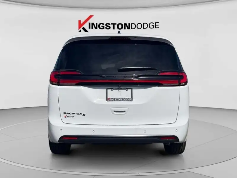 2027 Chrysler Pacifica Select, bílá, 12 km, dovoz Kanada — foto 4 z 12