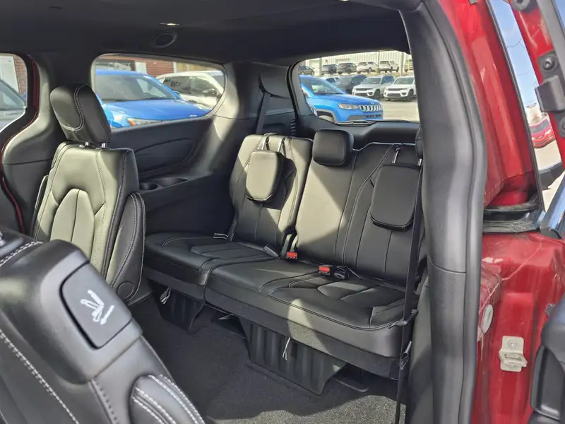 2026 Chrysler Pacifica SELECT, červená, 0 km, dovoz Kanada — foto 12 z 12