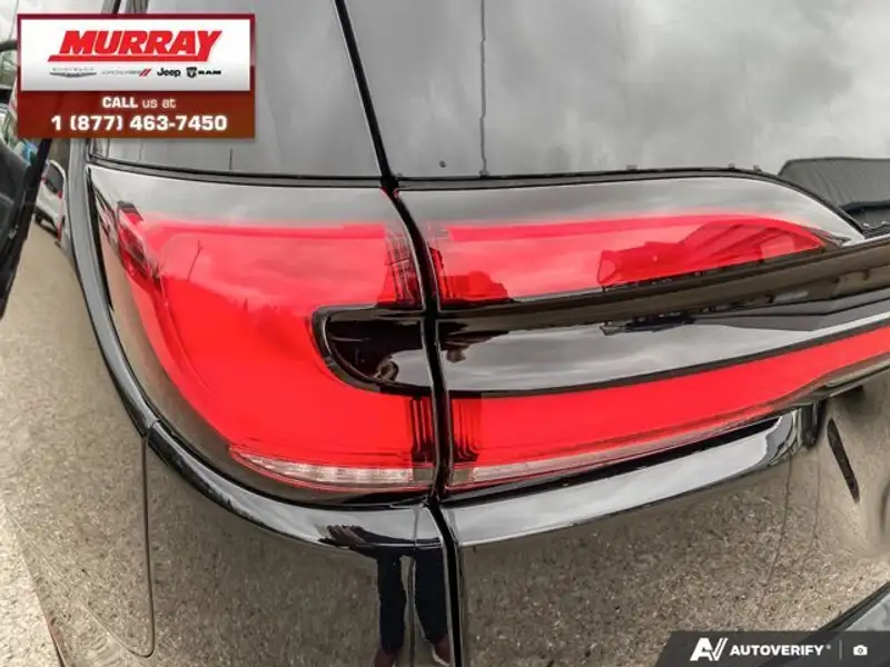 2026 Chrysler Pacifica Select, černá, 10 km, dovoz Kanada — foto 11 z 12