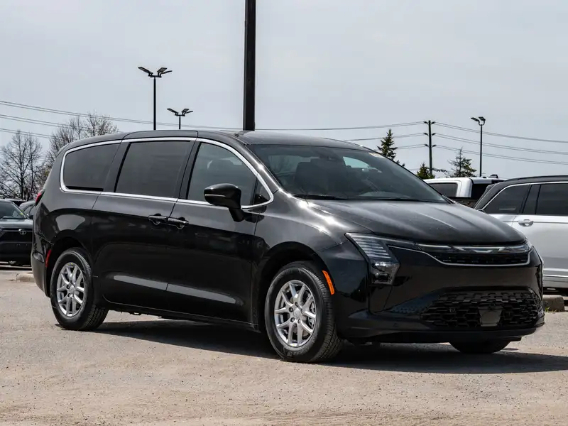 2027 Chrysler Pacifica Select, černá, dovoz Kanada — foto 12 z 12