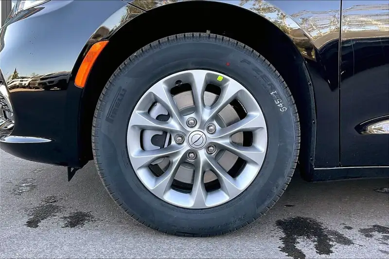 2026 Chrysler Pacifica Select, černá, 1 539 km, dovoz Kanada — foto 12 z 12