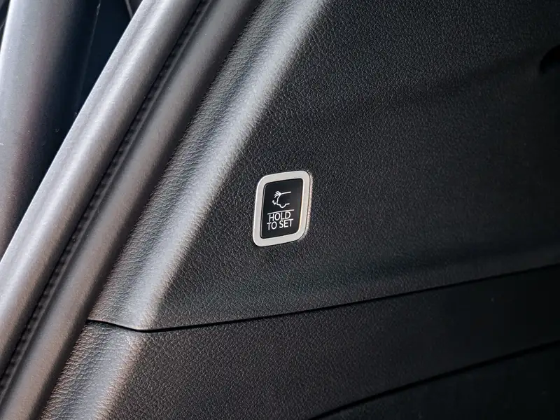 2027 Chrysler Pacifica Select, černá, dovoz Kanada — foto 9 z 12