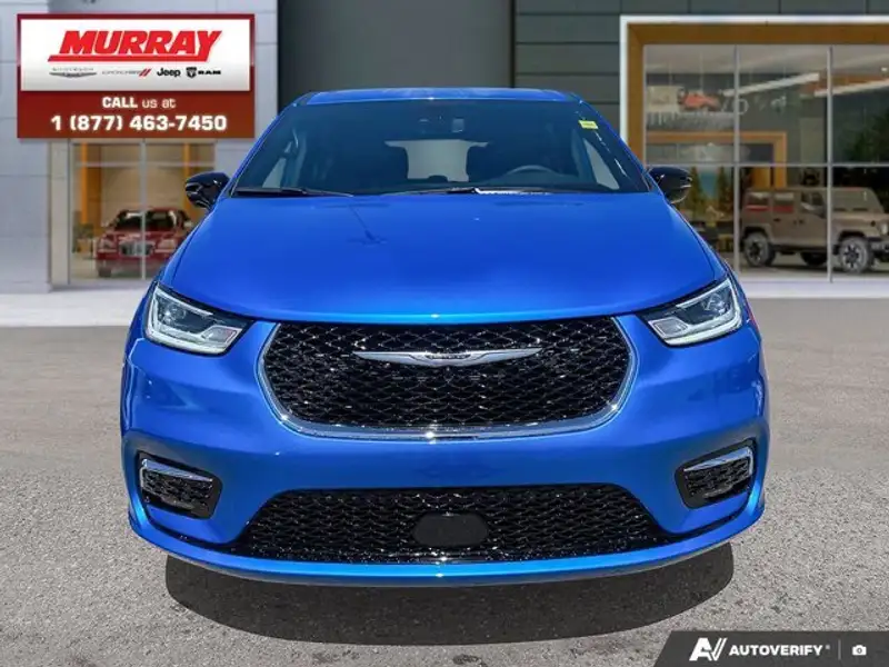 2026 Chrysler Pacifica Select, modrá, 10 km, dovoz Kanada — foto 2 z 12