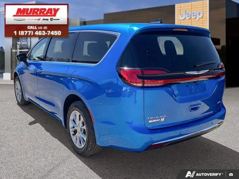 2026 Chrysler Pacifica Select, modrá, 10 km, dovoz Kanada — foto 4 z 12