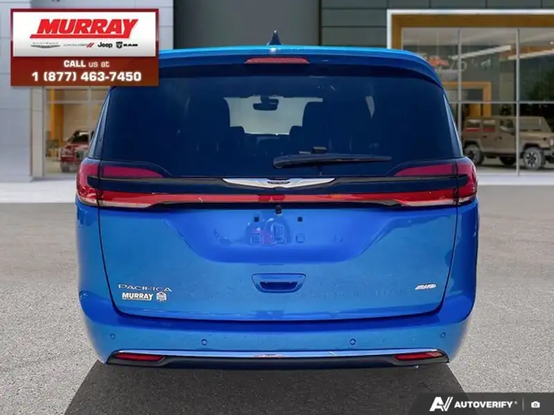 2026 Chrysler Pacifica Select, modrá, 10 km, dovoz Kanada — foto 5 z 12