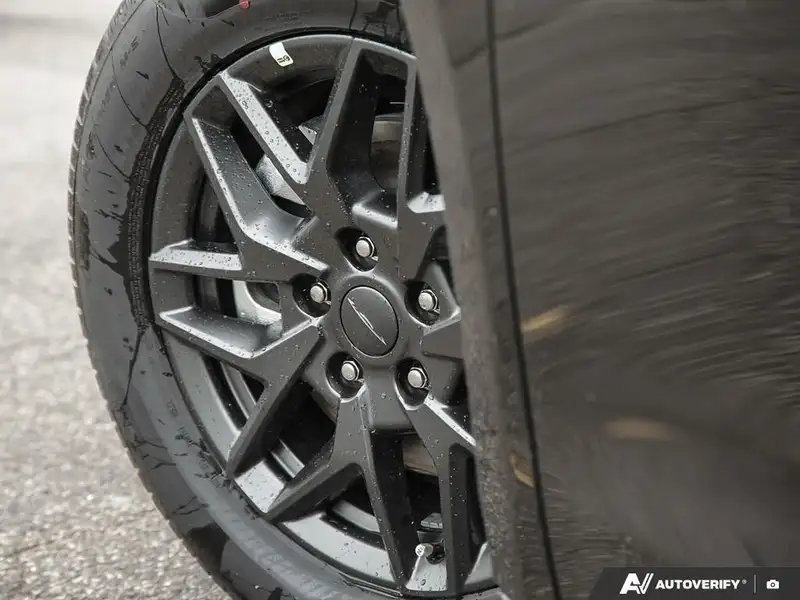 2027 Chrysler Pacifica Select, černá, dovoz Kanada — foto 6 z 12
