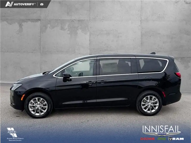 2027 Chrysler Pacifica Select, černá, 24 km, dovoz Kanada — foto 3 z 12