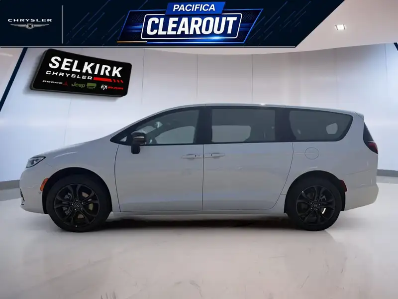 2026 Chrysler Pacifica Select, bílá, 22 km, dovoz Kanada — foto 3 z 12
