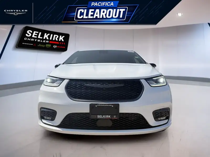 2026 Chrysler Pacifica Select, bílá, 30 km, dovoz Kanada — foto 2 z 12
