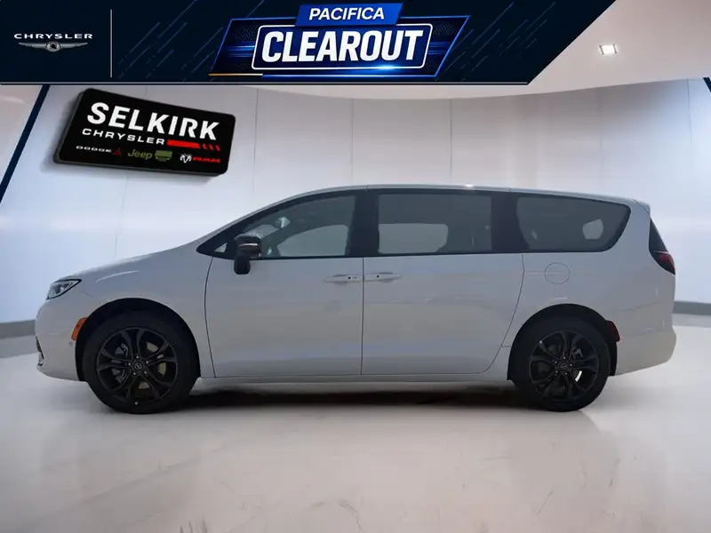 2026 Chrysler Pacifica Select, bílá, 30 km, dovoz Kanada — foto 3 z 12