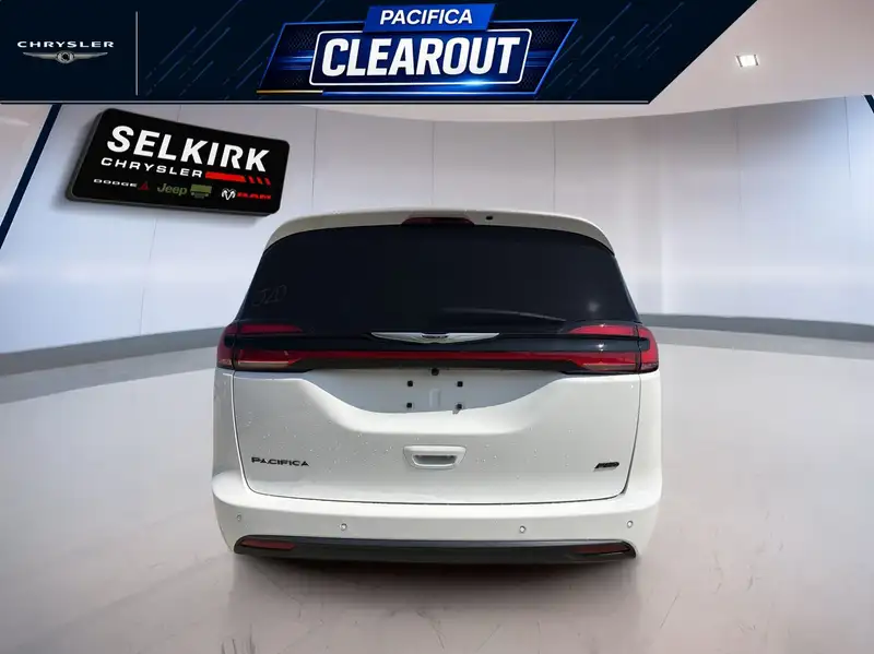 2026 Chrysler Pacifica Select, bílá, 30 km, dovoz Kanada — foto 5 z 12
