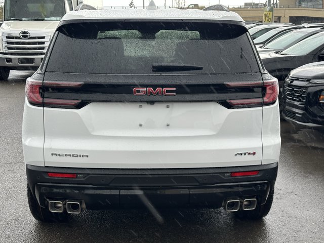 2026 GMC Acadia AT4, bílá, 8 km, dovoz Kanada — foto 5 z 20